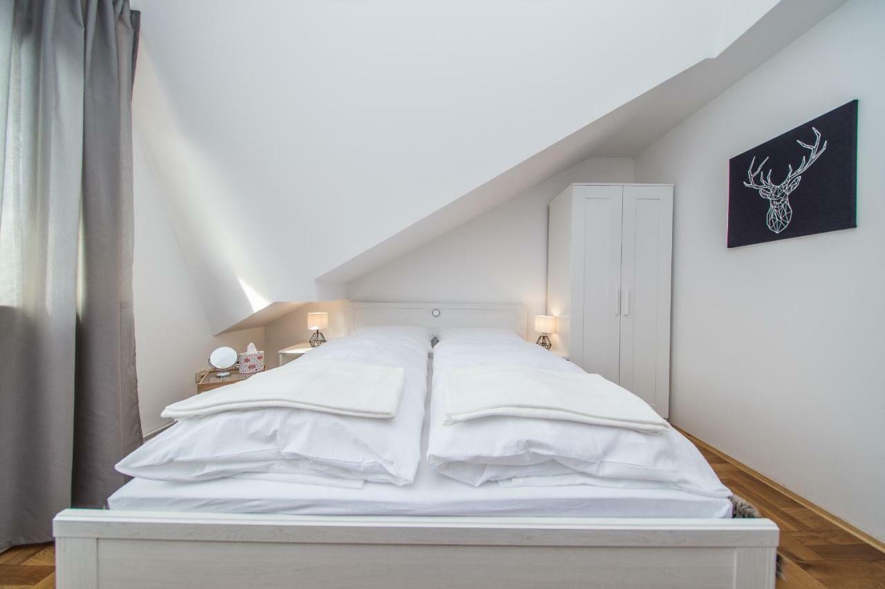 Houzzz21 Hotel Zagreb Buitenkant foto