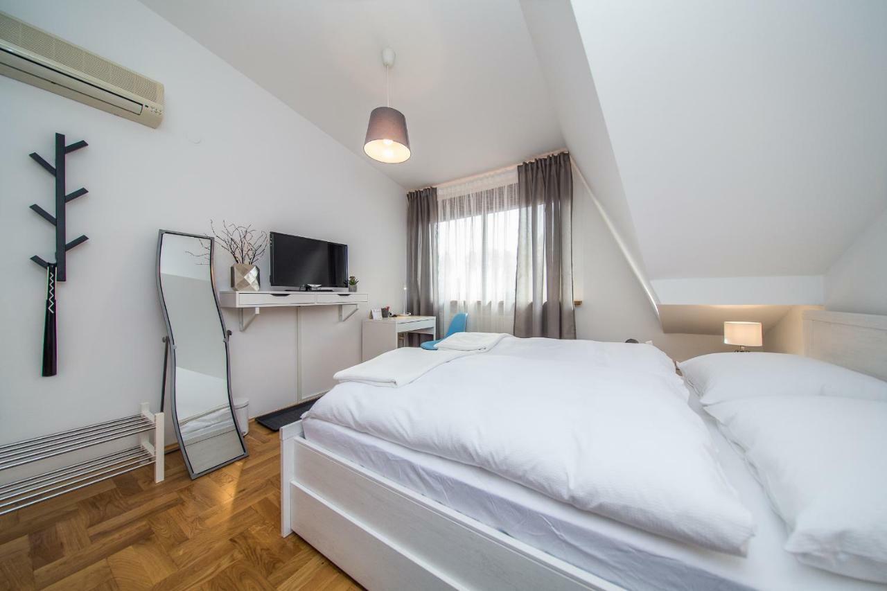 Houzzz21 Hotel Zagreb Buitenkant foto