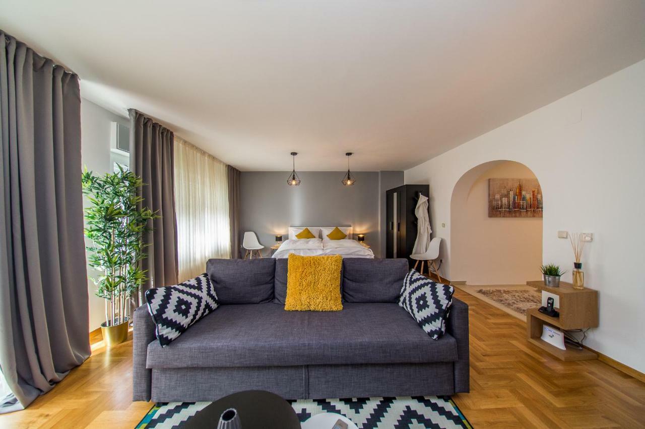 Houzzz21 Hotel Zagreb Buitenkant foto