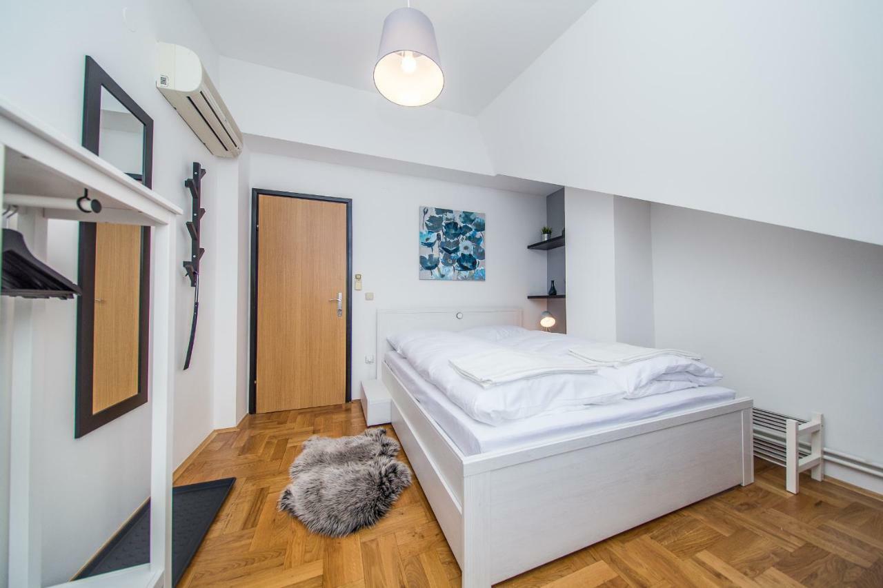 Houzzz21 Hotel Zagreb Buitenkant foto