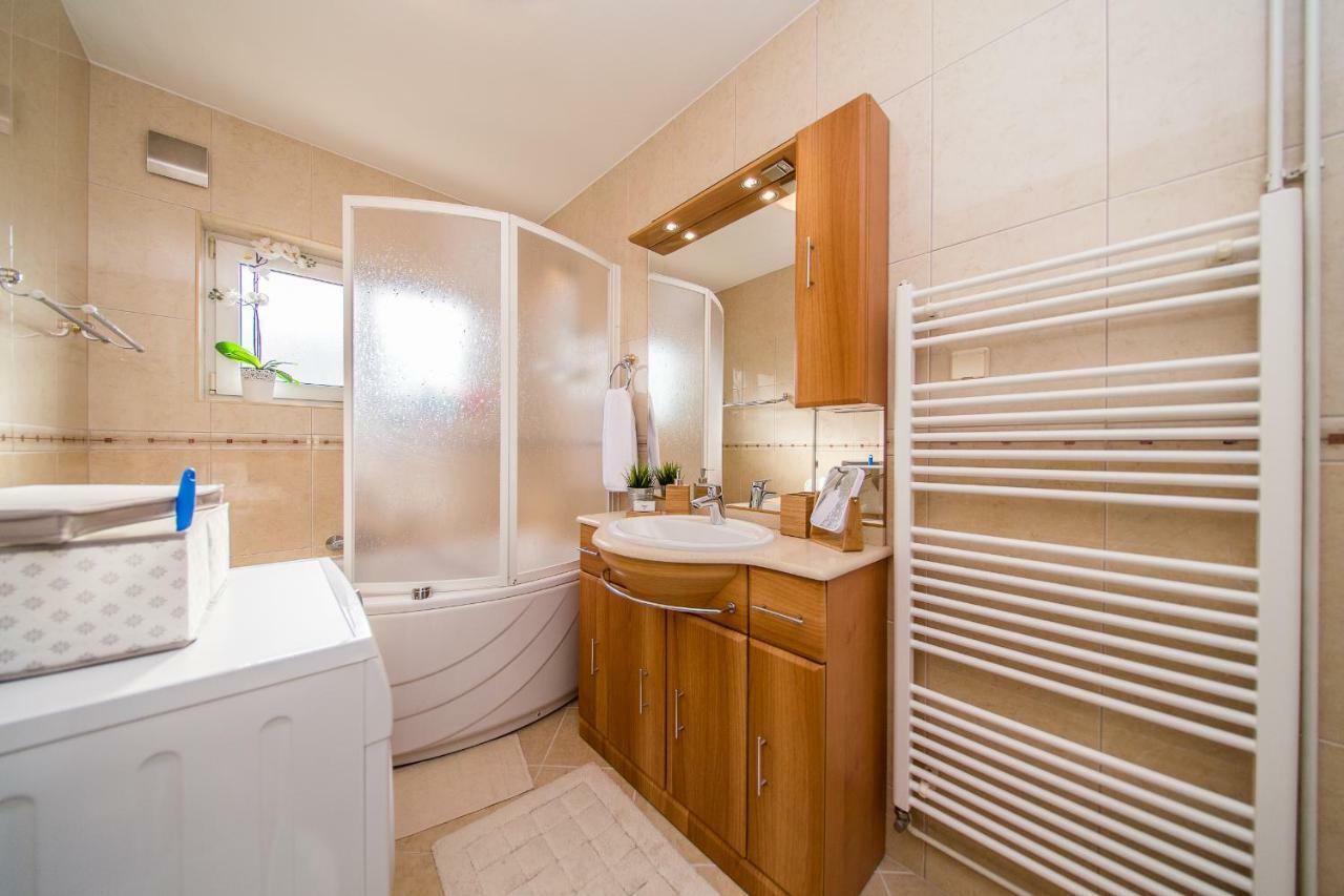 Houzzz21 Hotel Zagreb Buitenkant foto